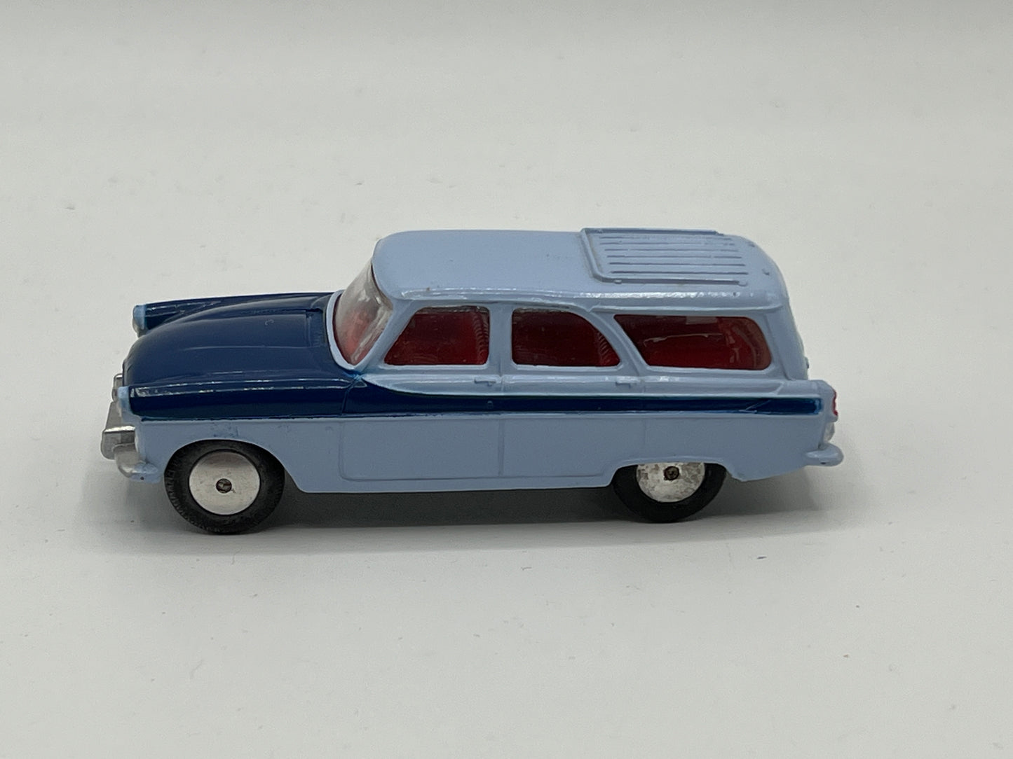 Corgi 424Ford Zephyr Estate,VGC in Good Original Box