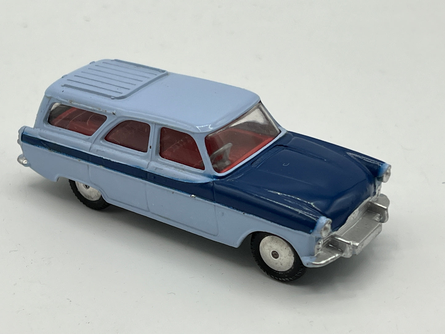 Corgi 424Ford Zephyr Estate,VGC in Good Original Box