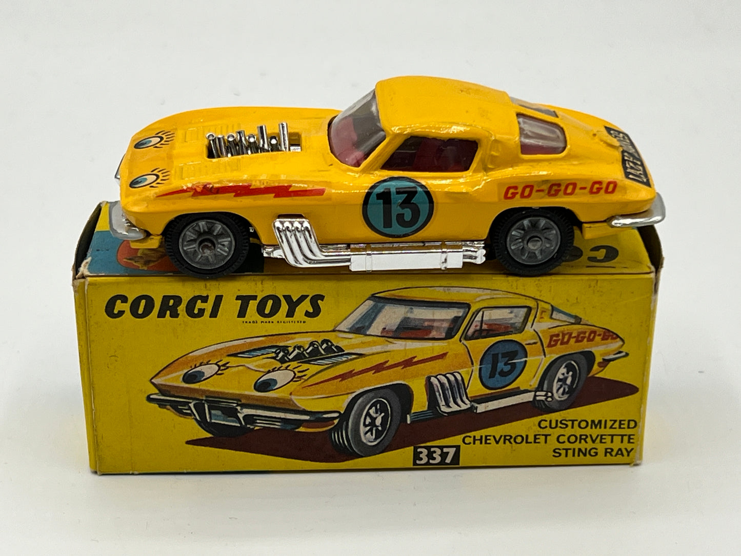 Corgi 337 Customized Chevrolet Corvette Stingray.