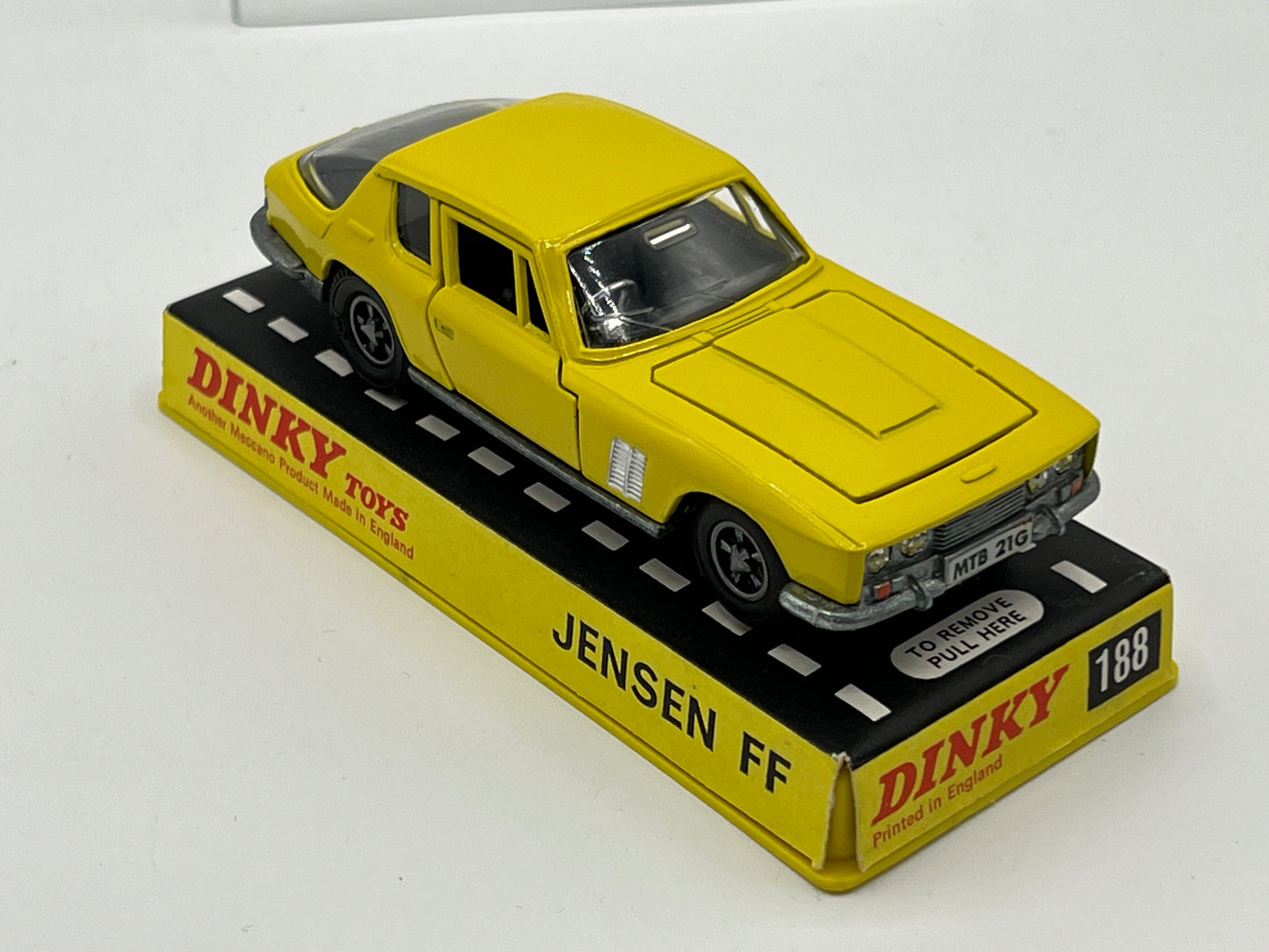 DINKY TOYS MODEL No.188 JENSON FF SALOON CAR "PERSPEX BOX