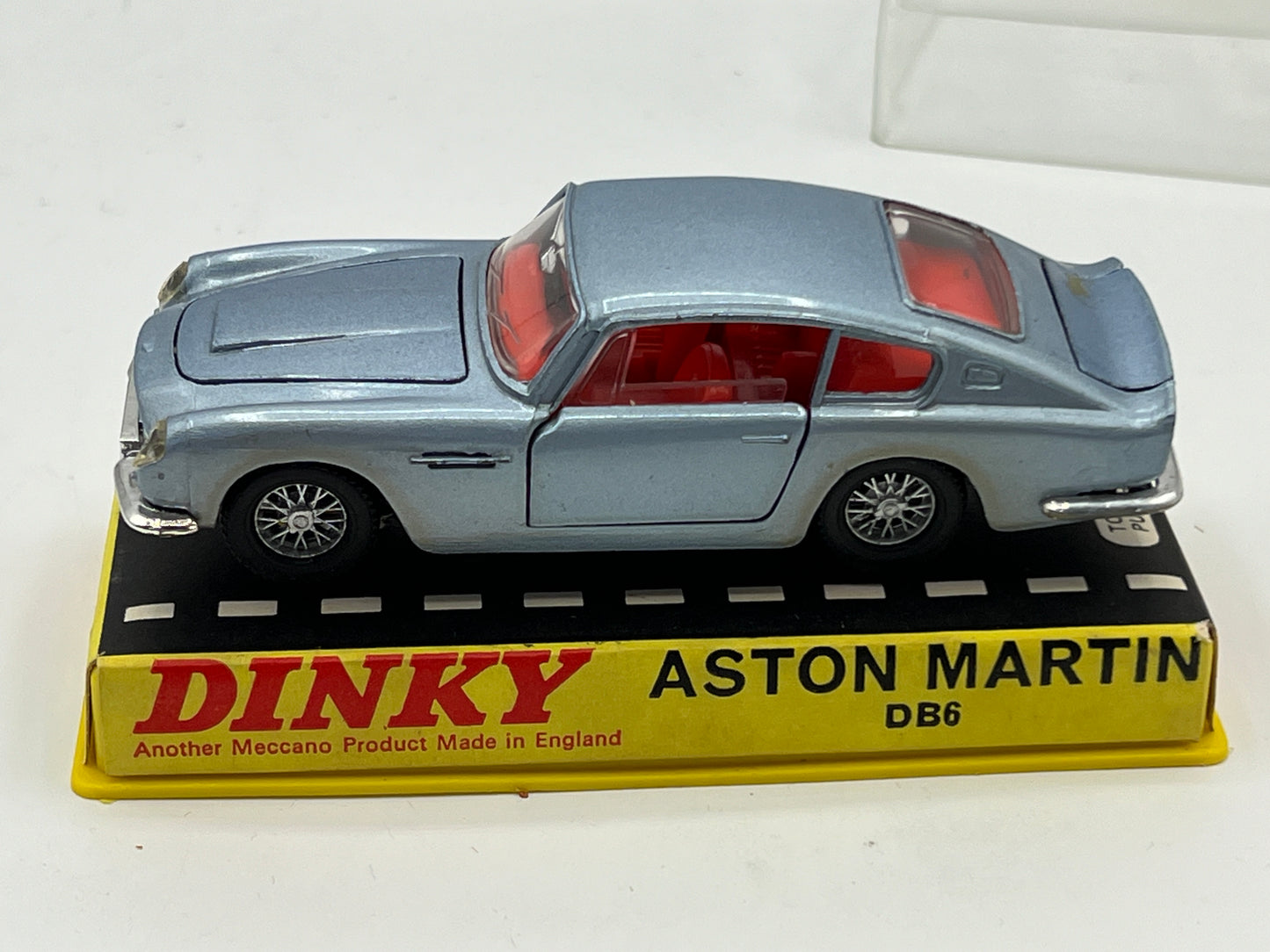 Dinky 153, Aston Martin DB6, Mint in Original Box