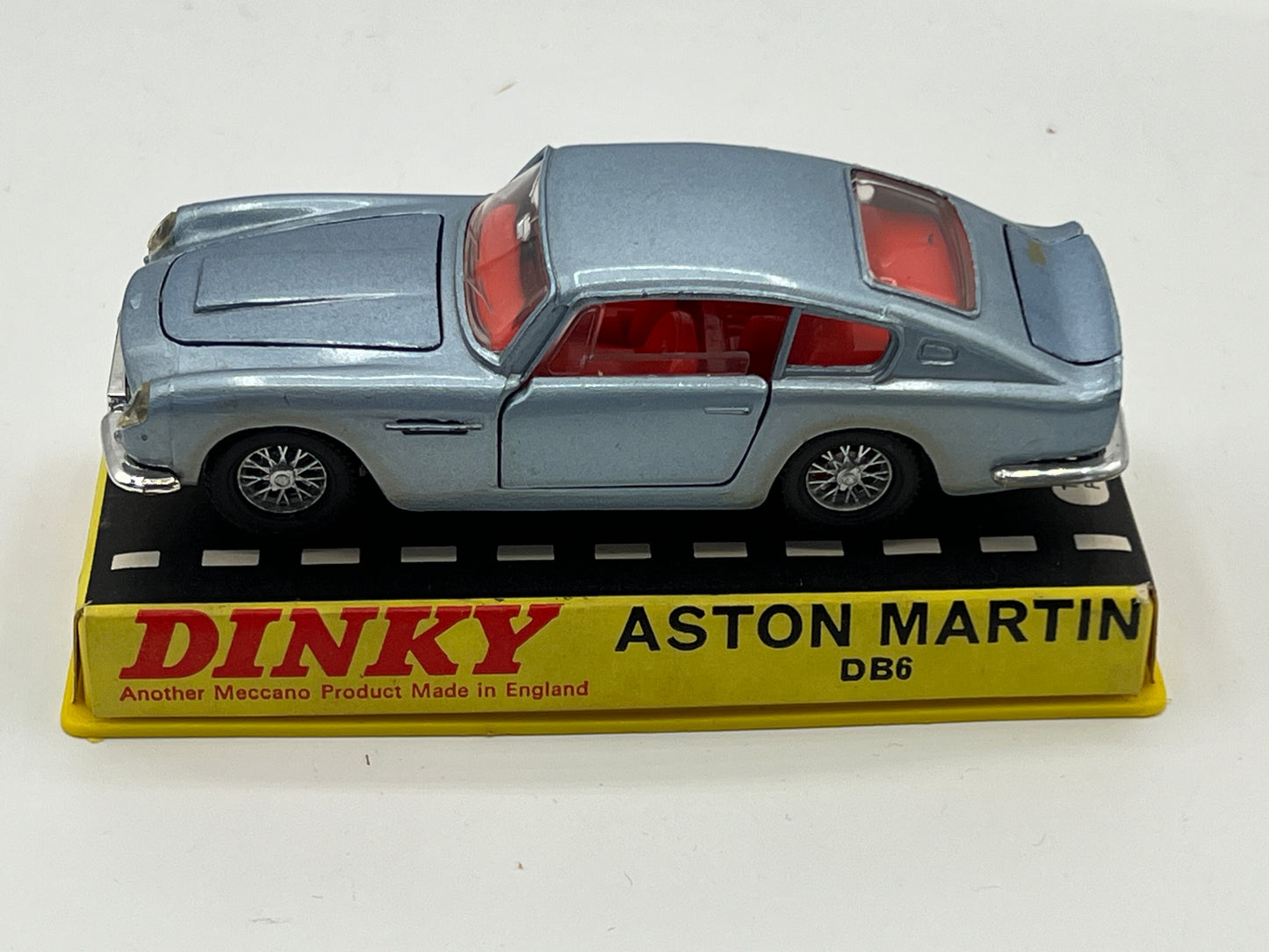 Dinky 153, Aston Martin DB6, Mint in Original Box